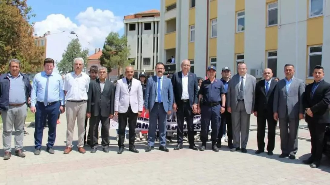 İlçemizde, 19 Mayıs Atatürk'ü Anma ve  Gençlik Spor Haftası Kapsamında Gençlik Yürüyüşüne Düzenlenmiştir